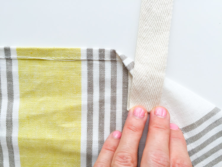 Easy DIY Dish Towel Aprons for Kids