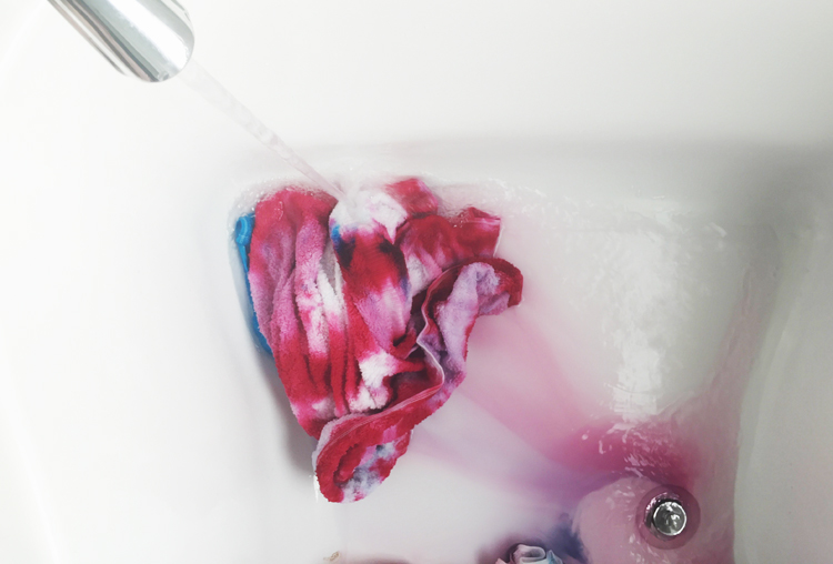 DIY Tie Dye American Flag Towel-Rinse