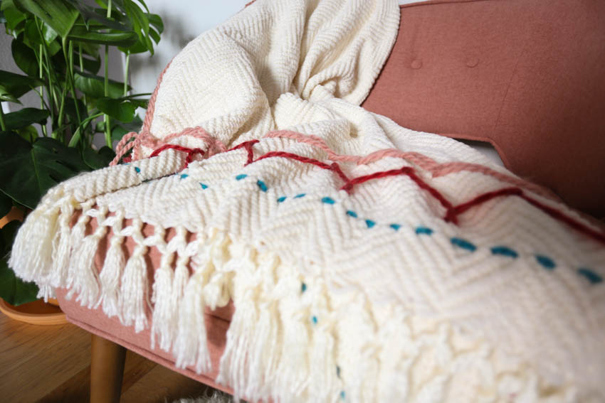 yarn-embroidery-throw-blanket-7