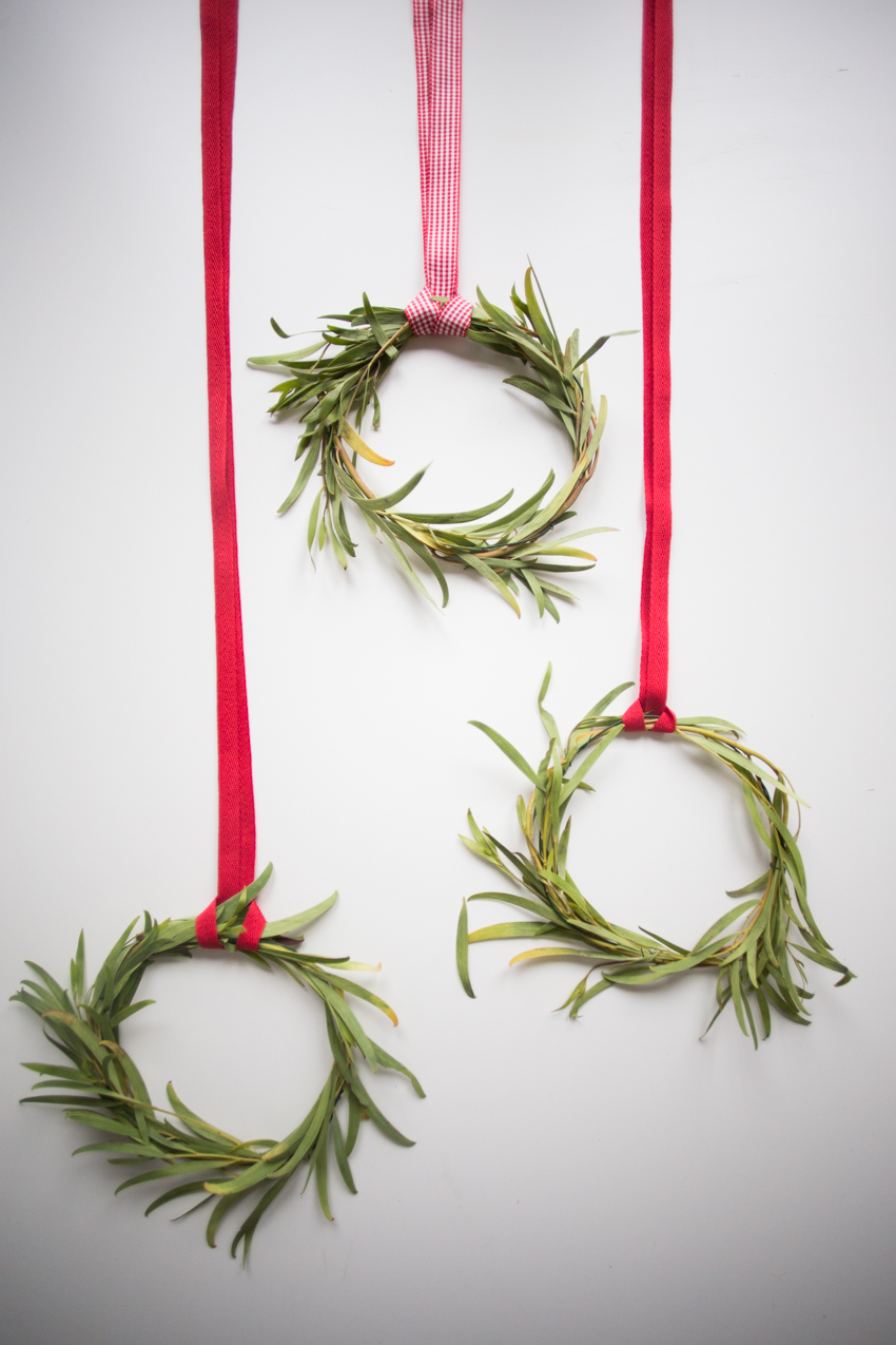 diy-christmas-mini-wreaths-2