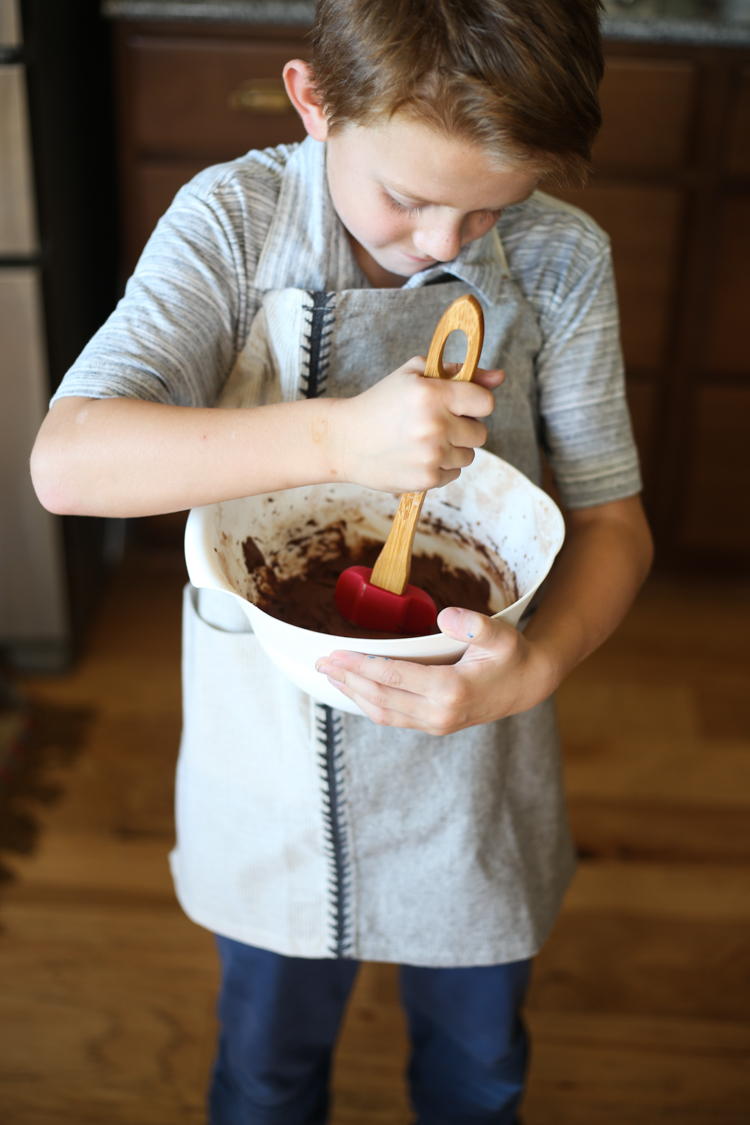 DIY Toddler Aprons Using Dish Towels – Studio Xtine